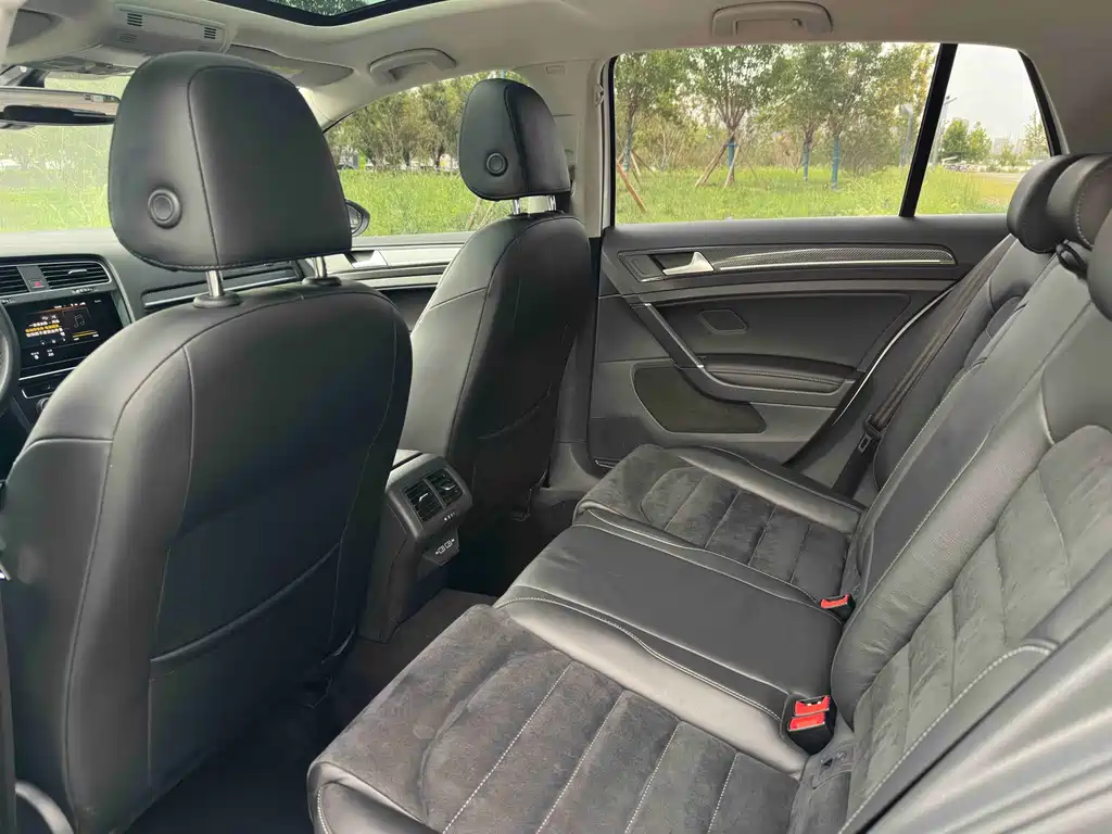 Volkswagen Golf — миниатюра 6