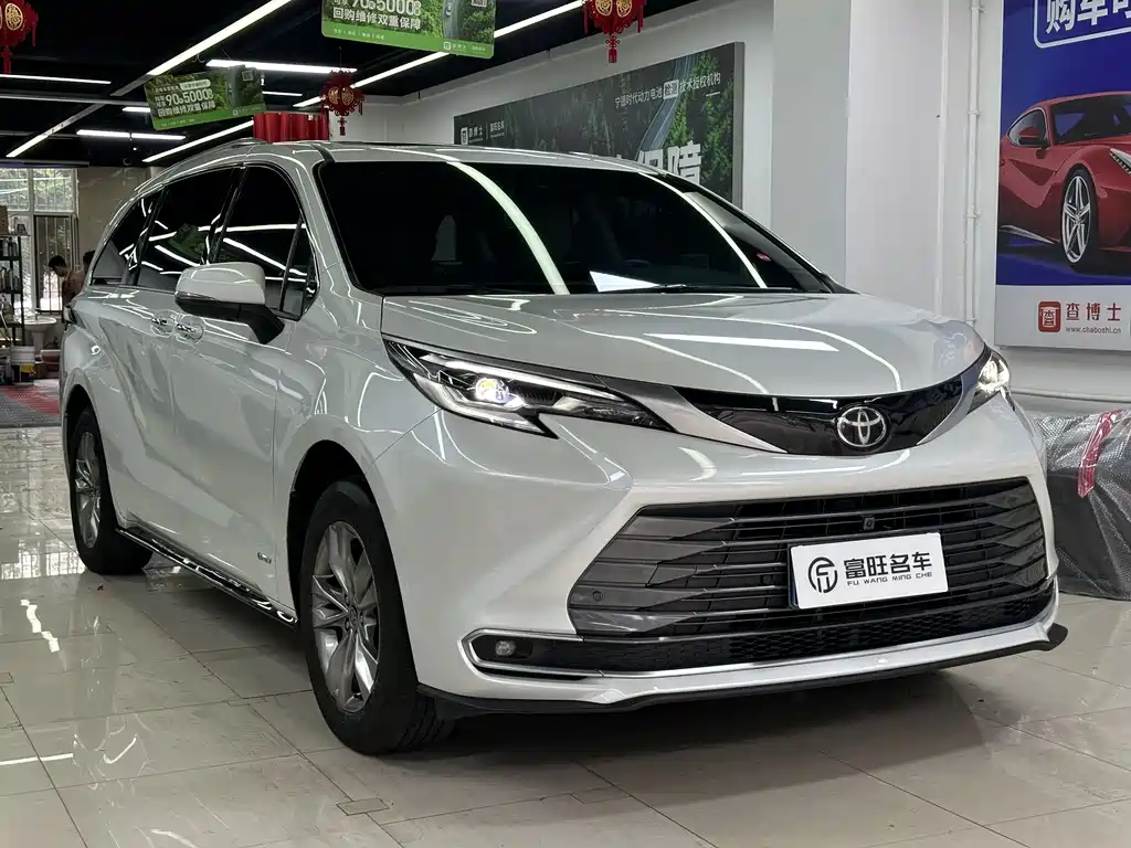 Toyota Sienna — миниатюра 3