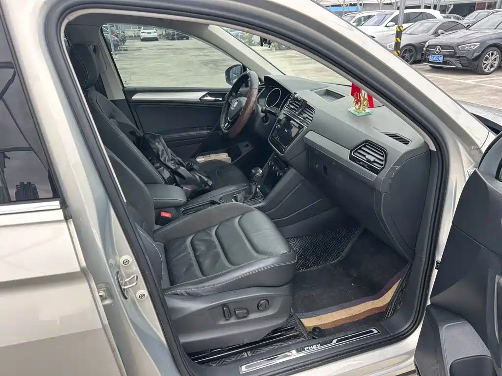 Volkswagen Tiguan L PHEV — миниатюра 11