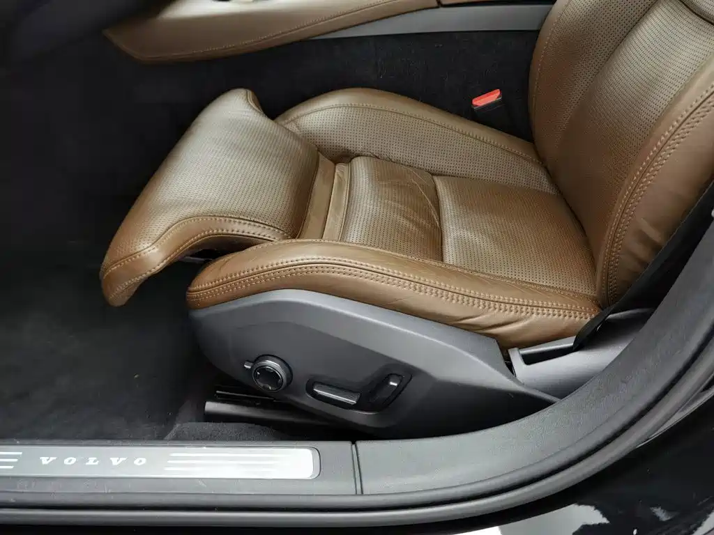 Volvo S90 — миниатюра 20