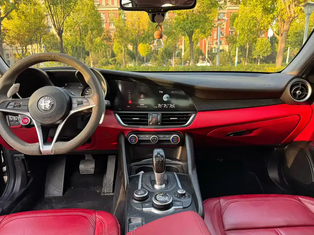 Alfa Romeo Giulia — миниатюра 5