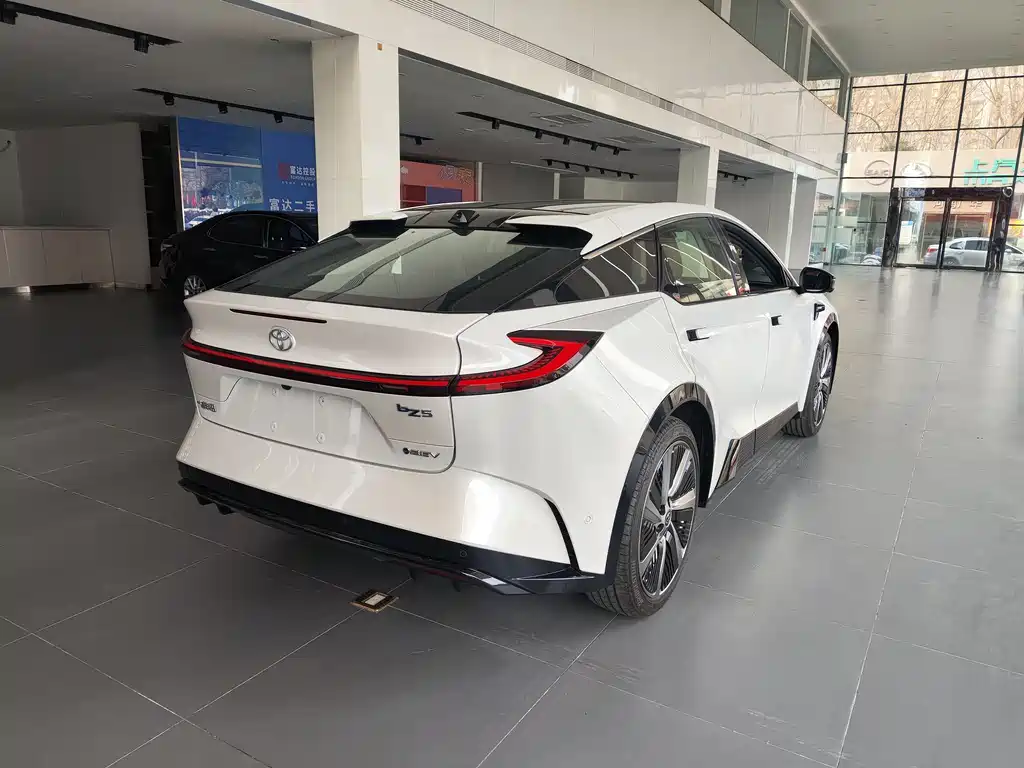 TOYOTA BZ5
