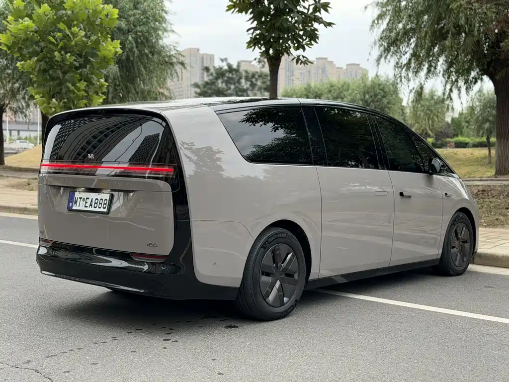 Li Auto Li MEGA — миниатюра 9