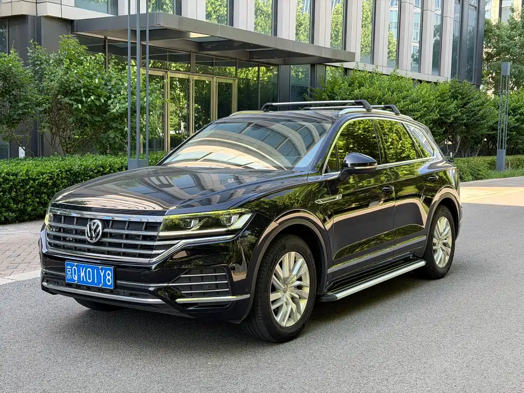 Купить Volkswagen Touareg
