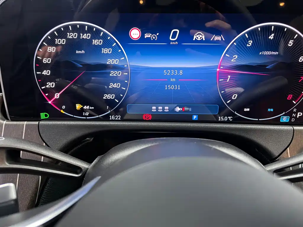 MERCEDES-BENZ E CLASS