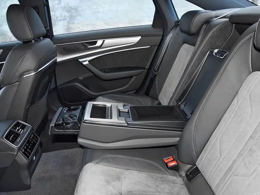 Audi A6L — миниатюра 12