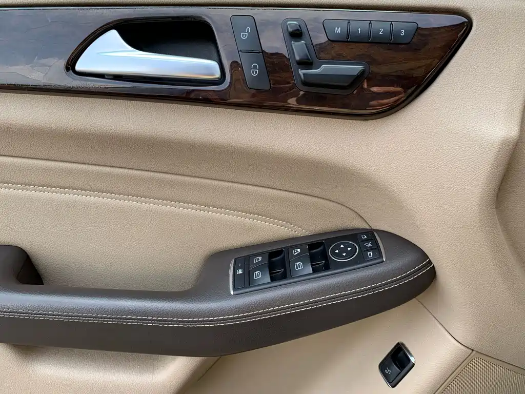 Mercedes-Benz M-Class — миниатюра 23