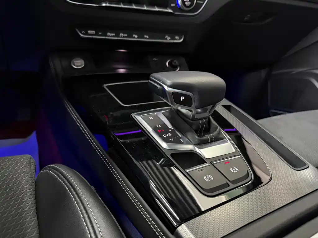 Audi Q5L Sportback — миниатюра 14