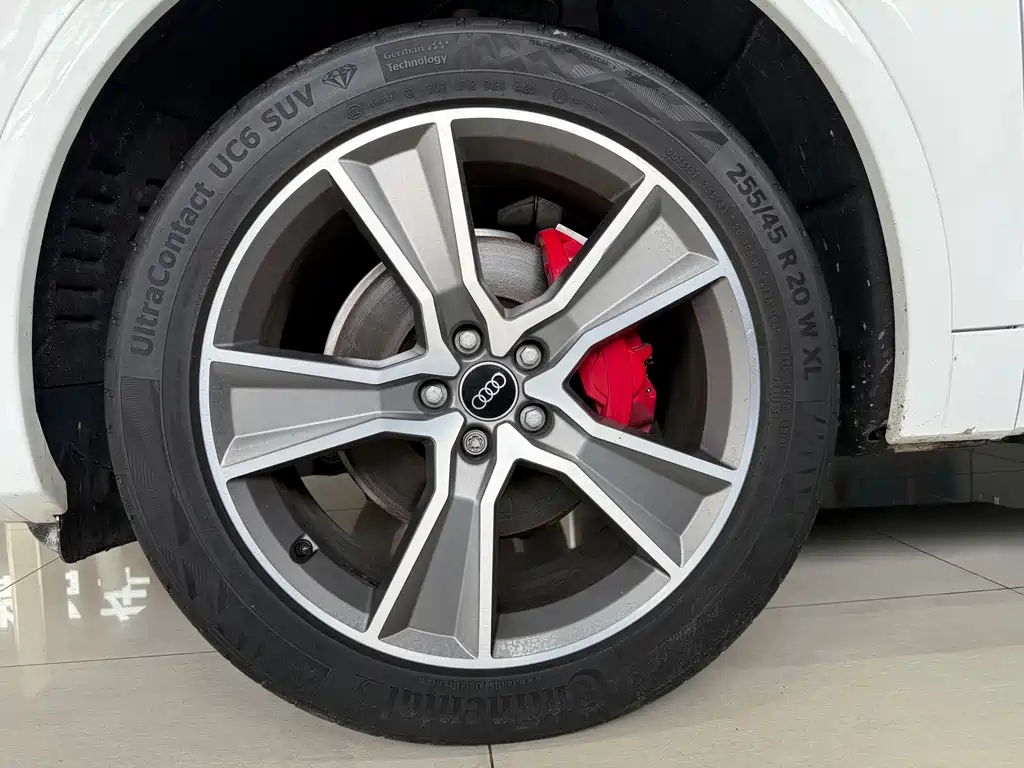Audi Q5L Sportback — миниатюра 23