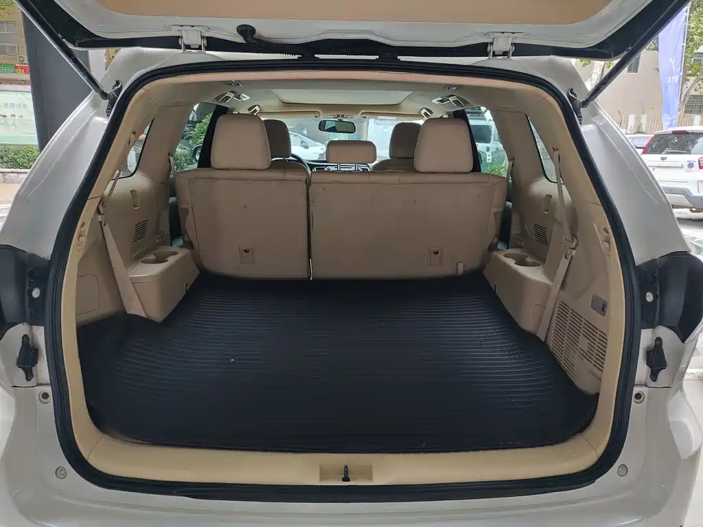 Toyota Highlander 2015 2.0T Luxury 7 мест