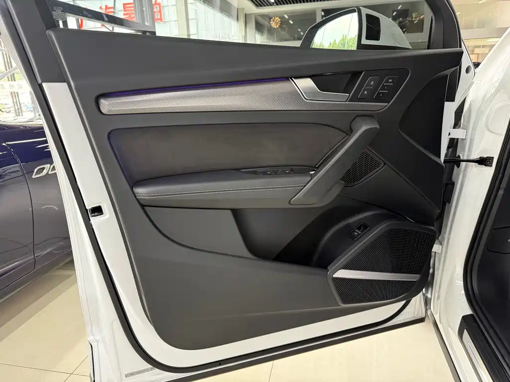 Audi Q5L Sportback — миниатюра 18