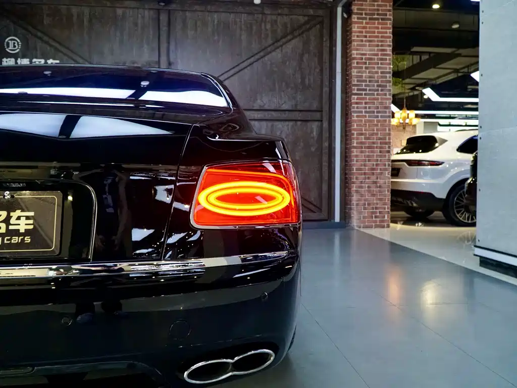 Bentley Flying Spur — миниатюра 21