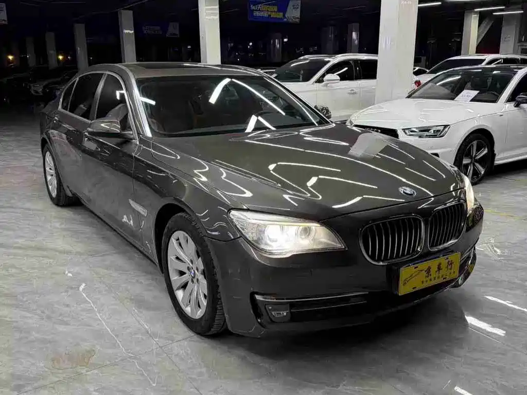 BMW 7 Series — миниатюра 3