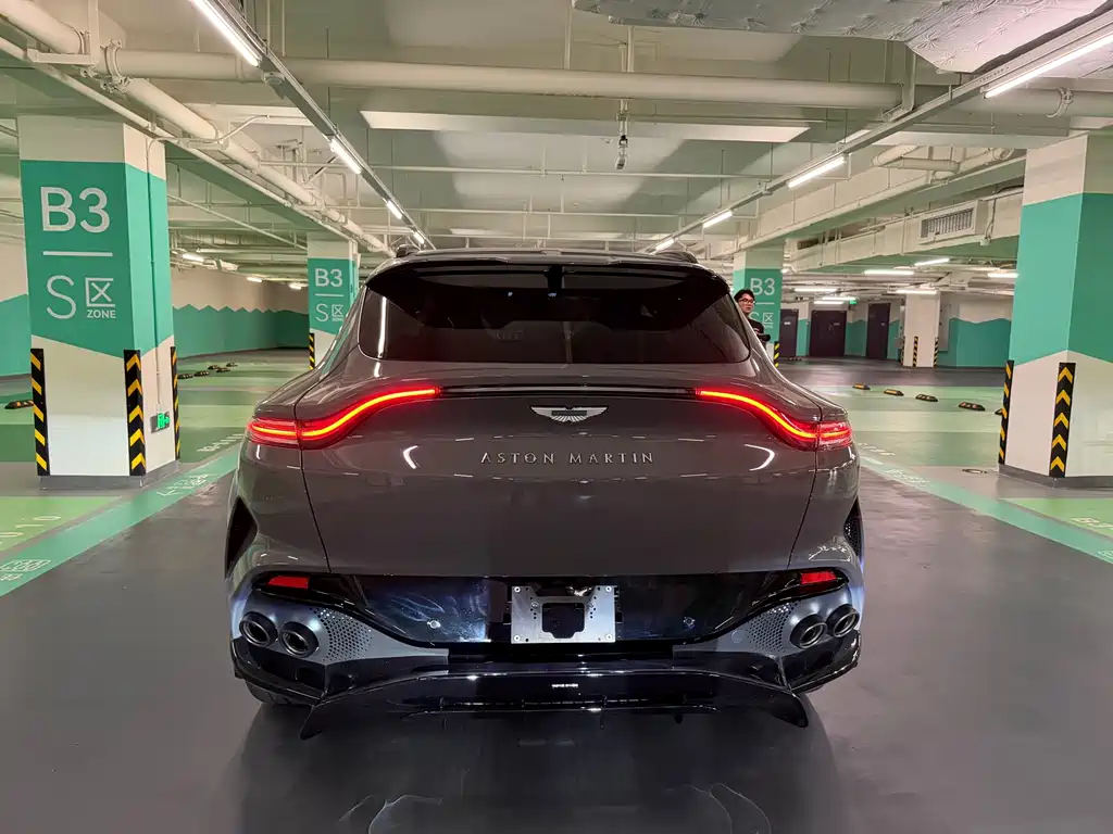 Aston Martin DBX — миниатюра 4