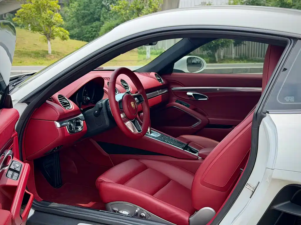 Porsche 718 2018 Cayman 2.0T
