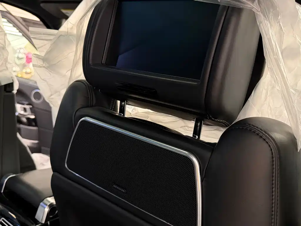 Land Rover Range Rover — миниатюра 18