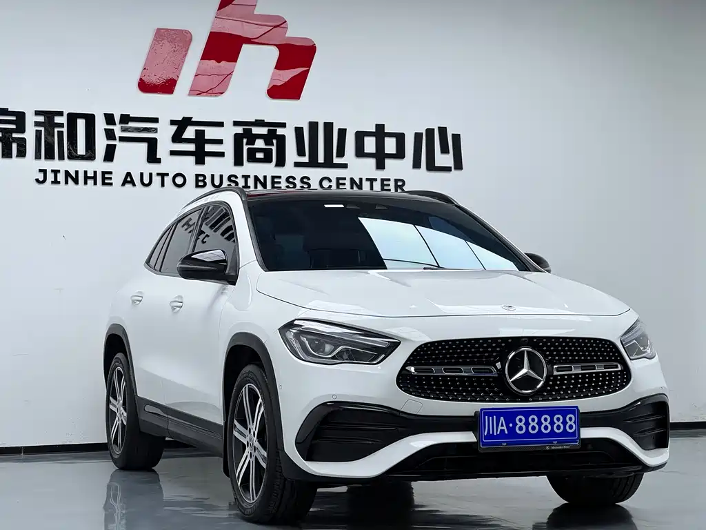 MERCEDES-BENZ GLA