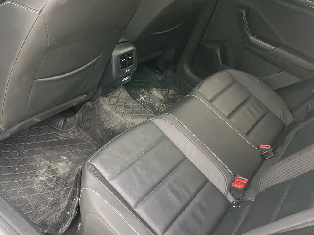 VOLKSWAGEN T ROC EXPLORING SONGS