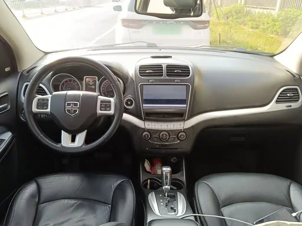 Dodge Journey — миниатюра 5