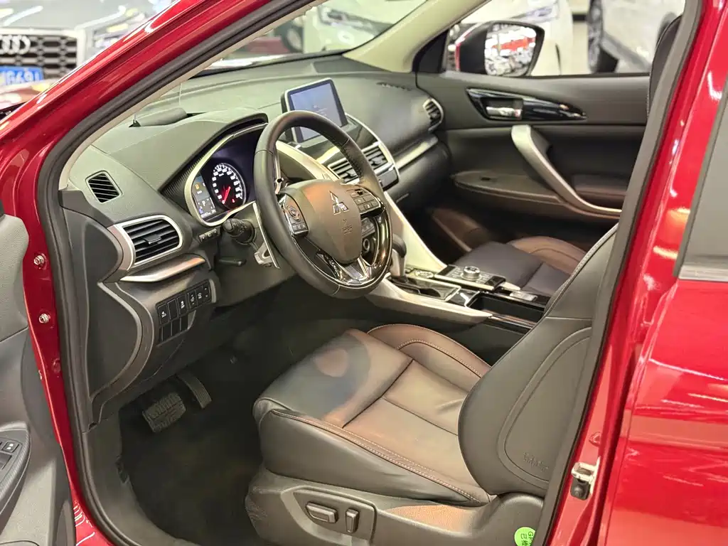 Mitsubishi Eclipse Cross 1.5T CVT 4WD True I Edition, фото 4