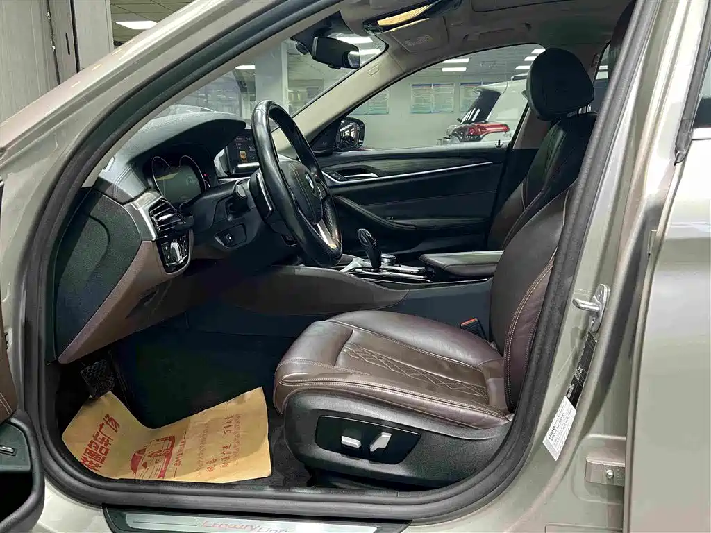 BMW 5 Series — миниатюра 5