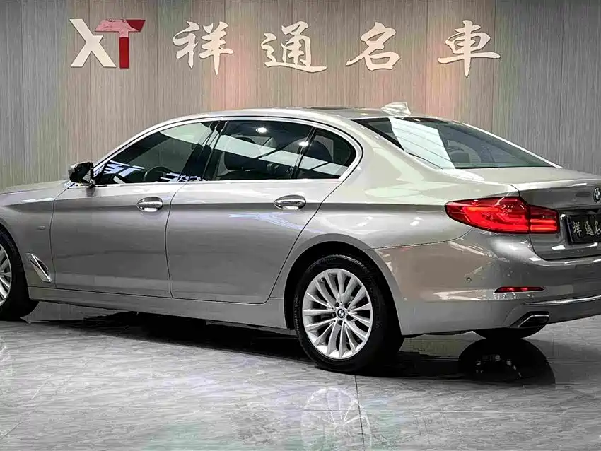 BMW 5 Series — миниатюра 21