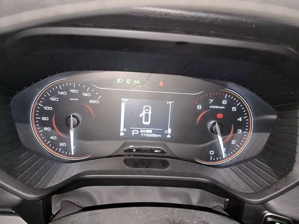 Wuling Jiachen — миниатюра 7