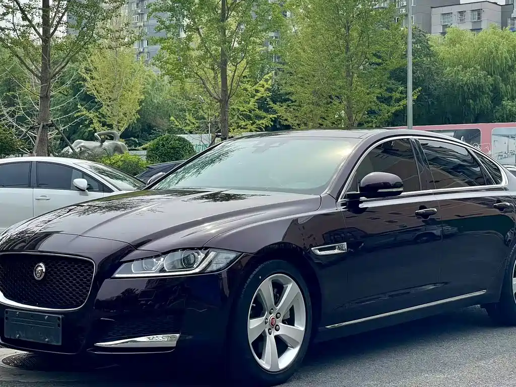 Jaguar XFL 2020