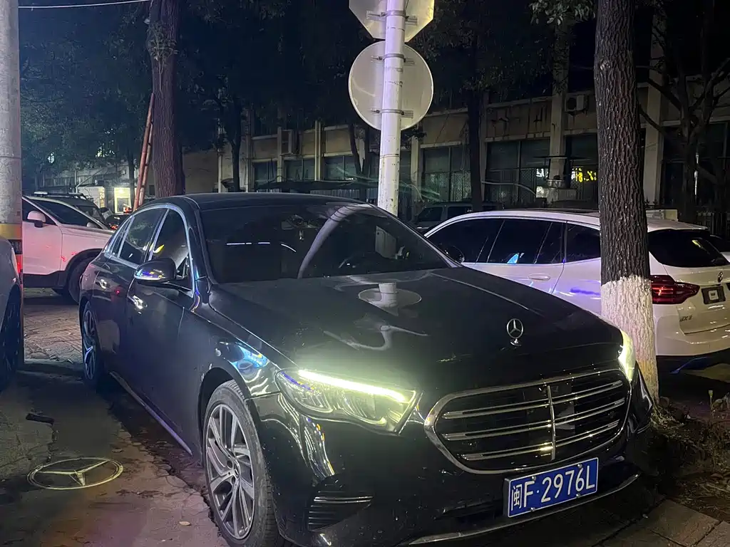 MERCEDES-BENZ E CLASS