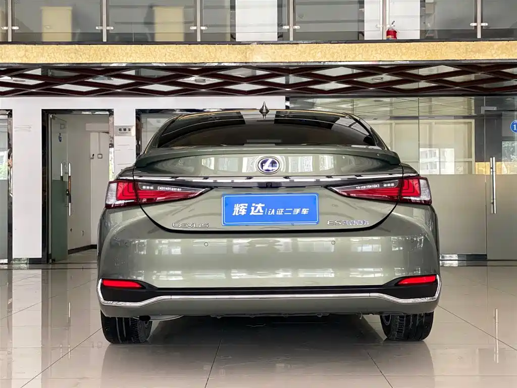 Lexus ES 2020 300h