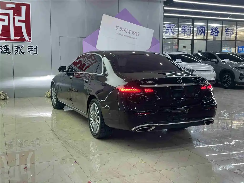 MERCEDES-BENZ E CLASS