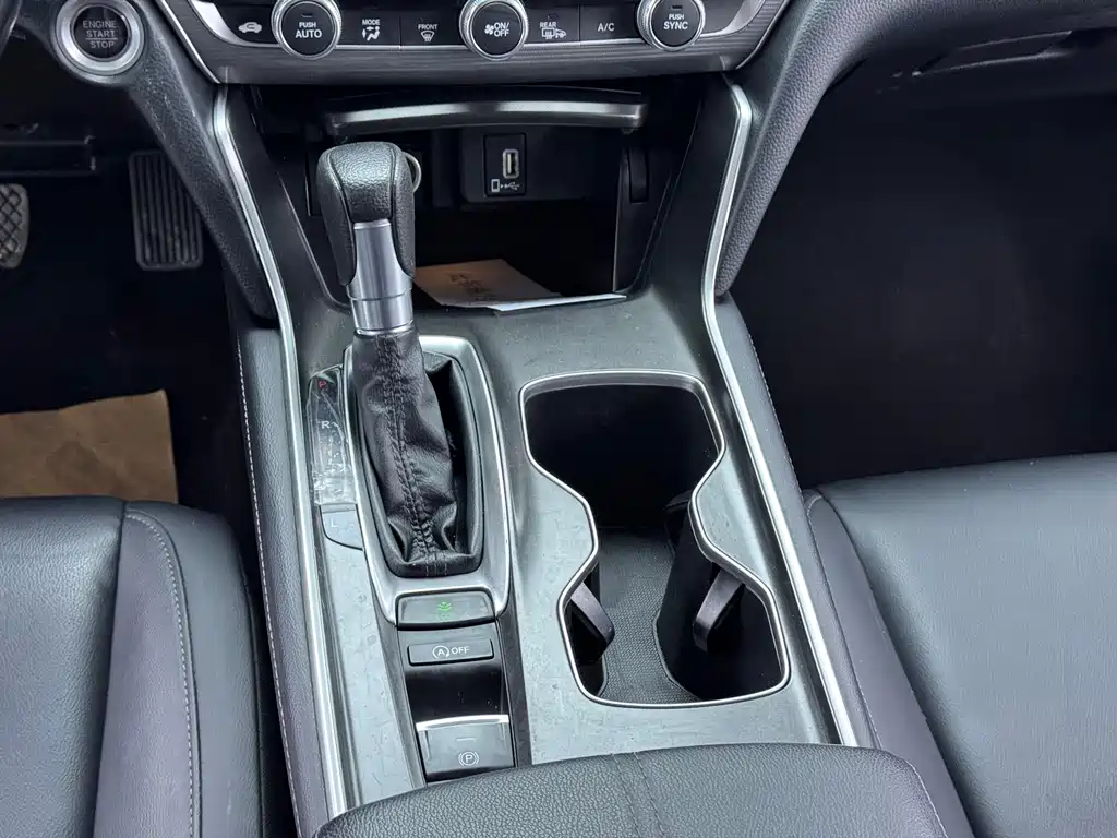 Honda Accord — миниатюра 13