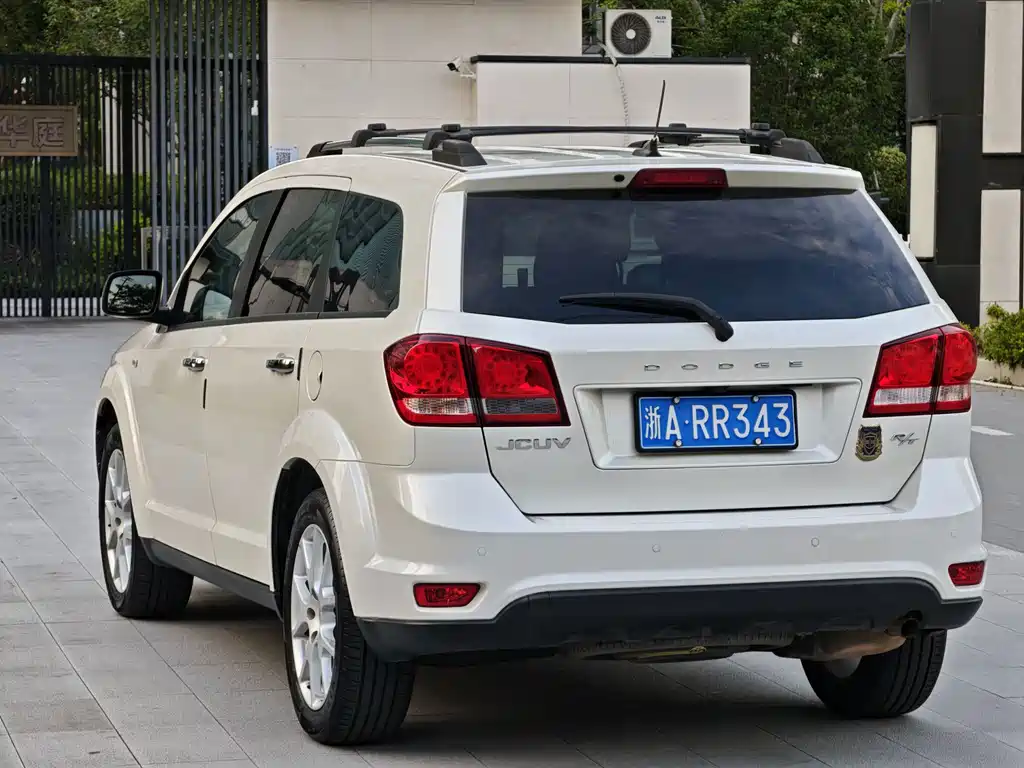 Dodge Journey — миниатюра 5