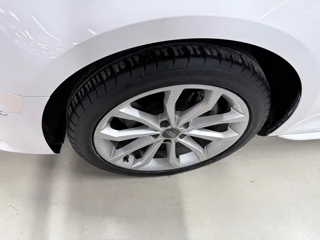 Audi A4L — миниатюра 5