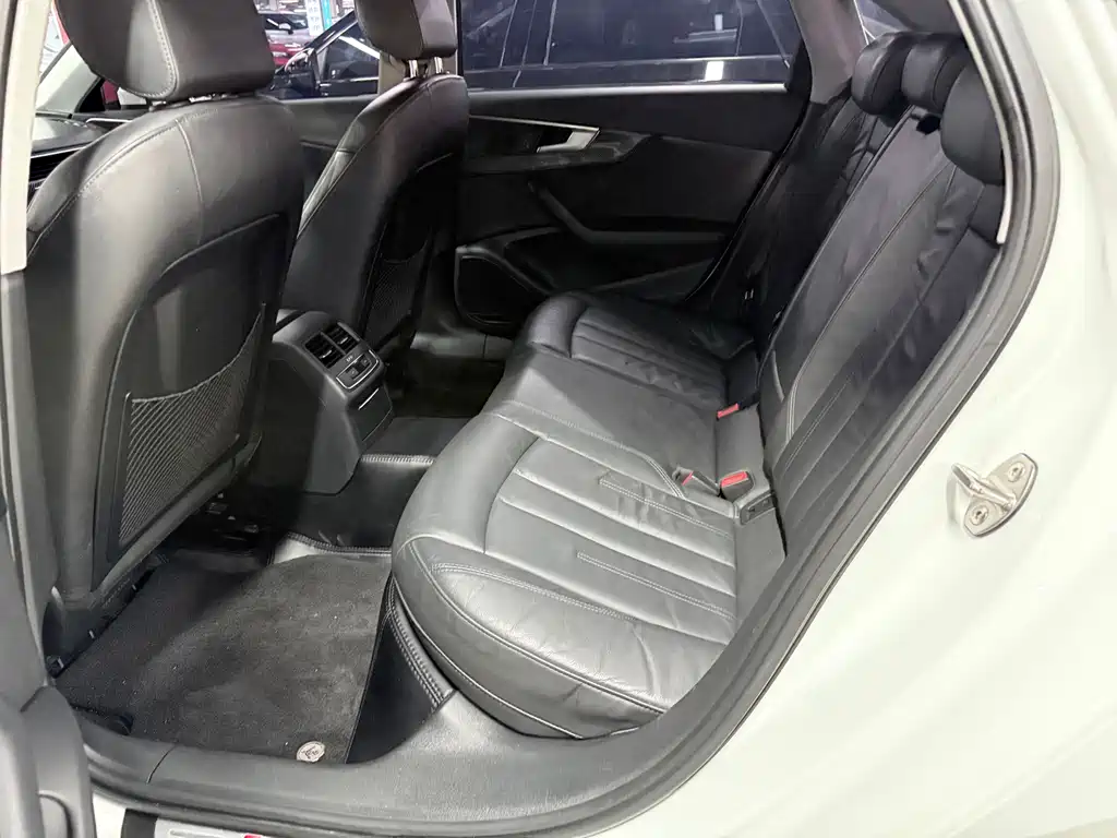 Audi A4L — миниатюра 11