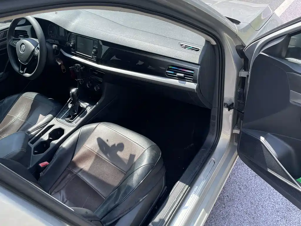 Volkswagen Lavida — миниатюра 8