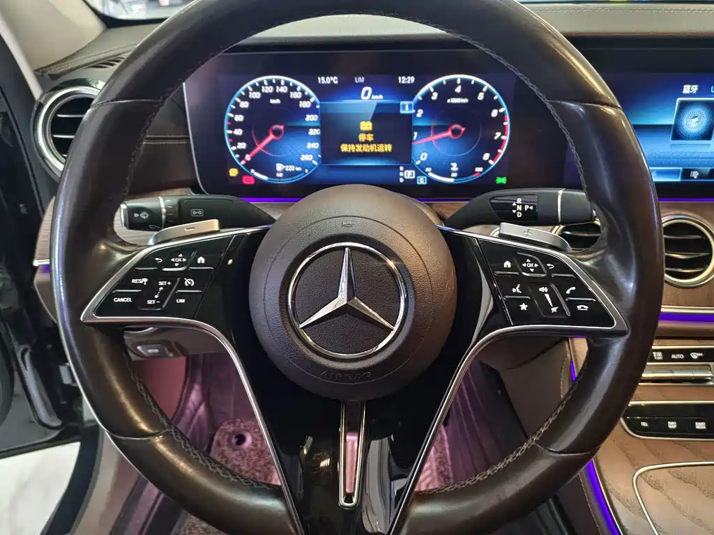 Mercedes-Benz E-Class — миниатюра 7
