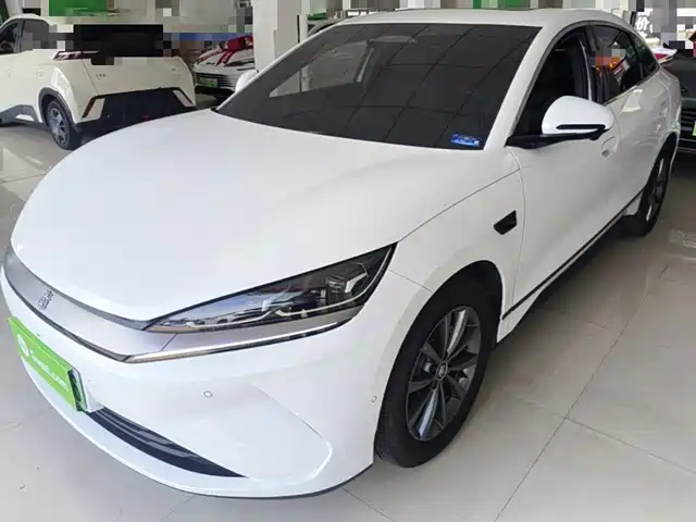 2025 BYD Qin