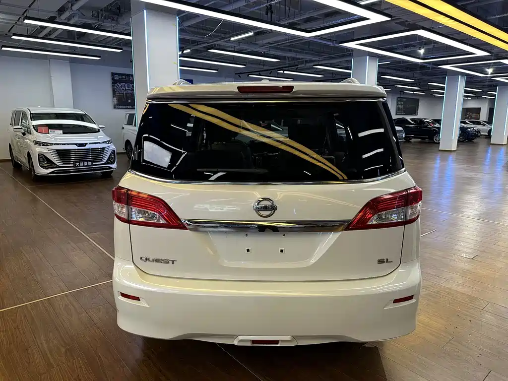 Nissan Quest — миниатюра 6