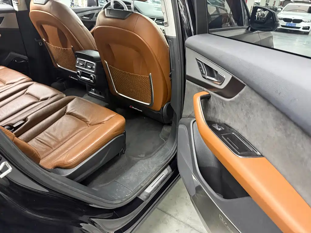 Audi Q7 — миниатюра 8