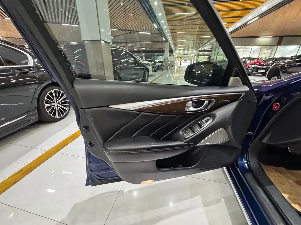 Infiniti Q50L — миниатюра 31