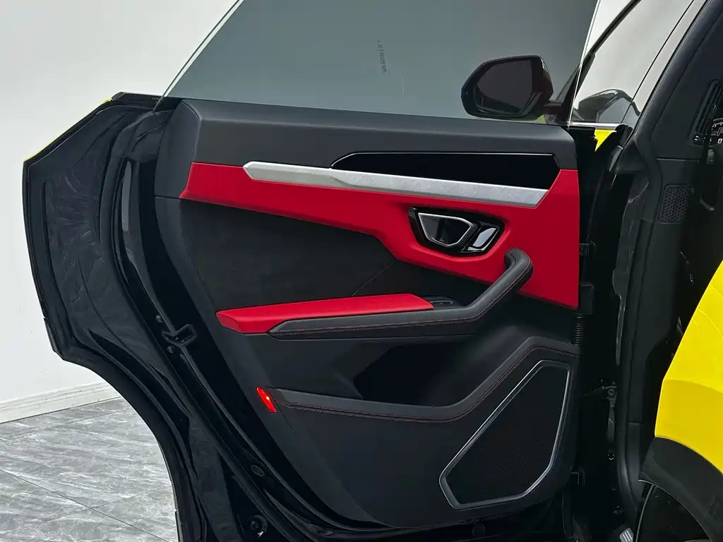 Lamborghini Urus — миниатюра 21