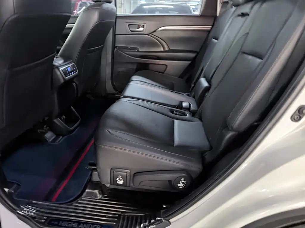 Toyota Highlander — миниатюра 11