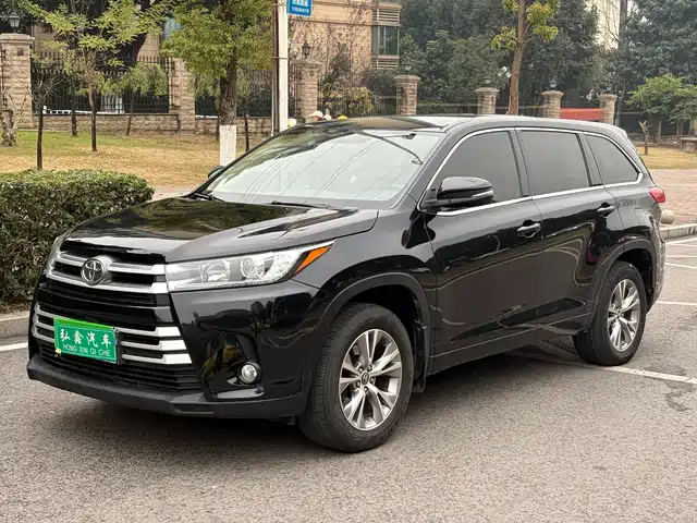 TOYOTA HIGHLANDER