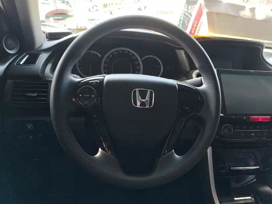 Honda Accord — миниатюра 15