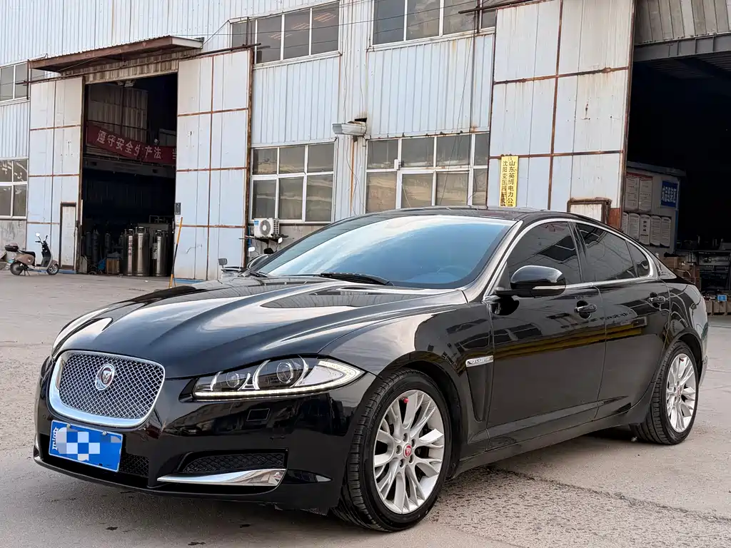 Jaguar XF 2015