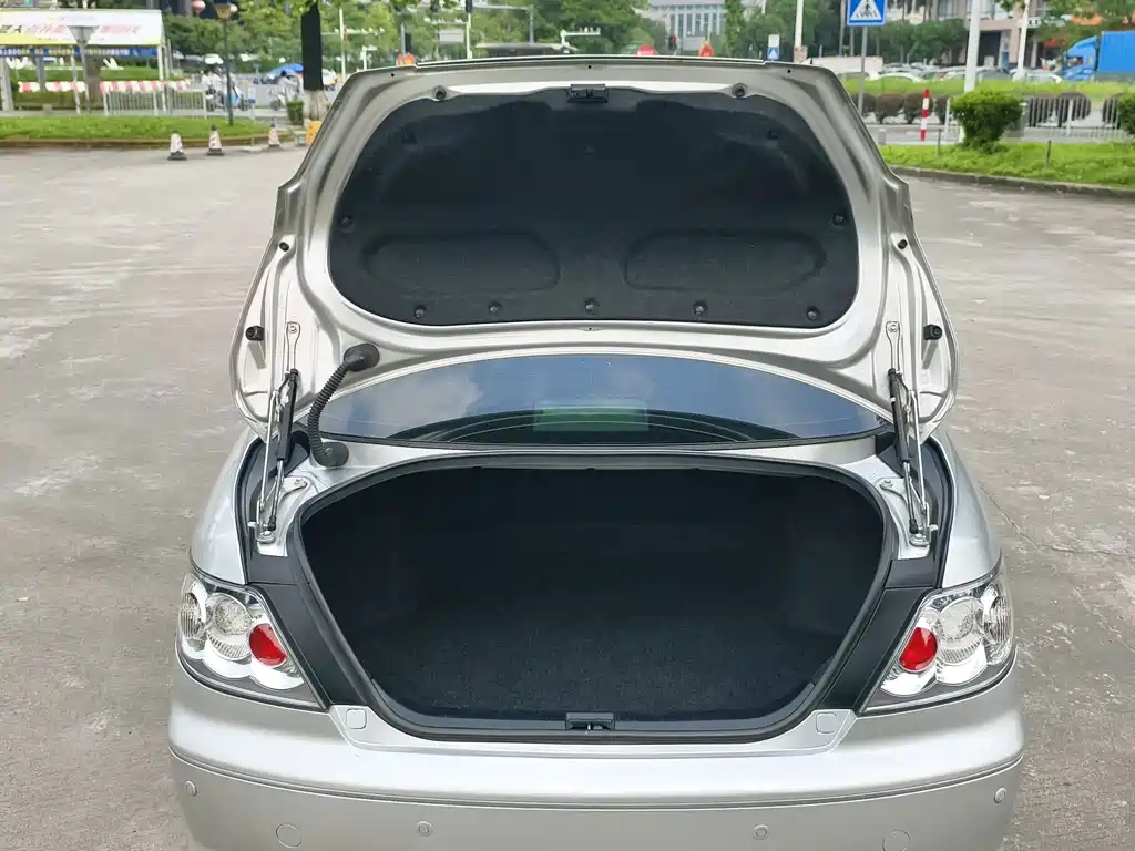 Toyota Reiz — миниатюра 13