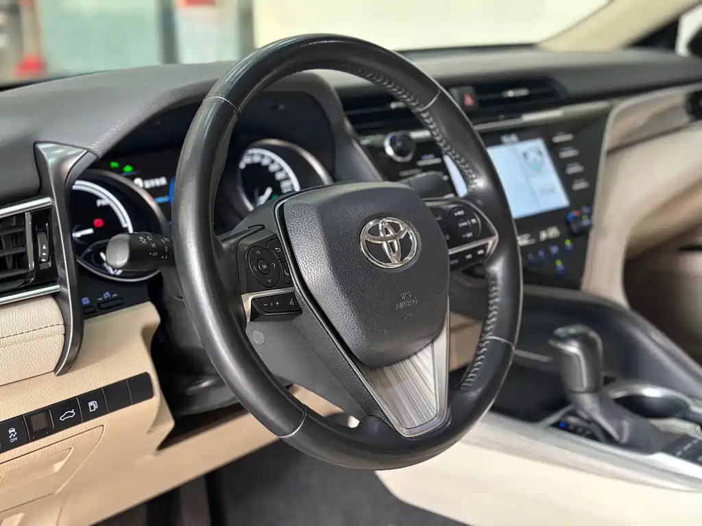 TOYOTA CAMRY