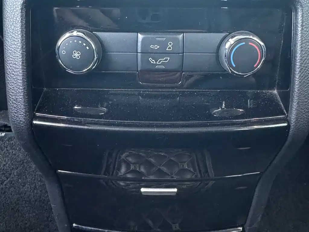 Ford Edge — миниатюра 16