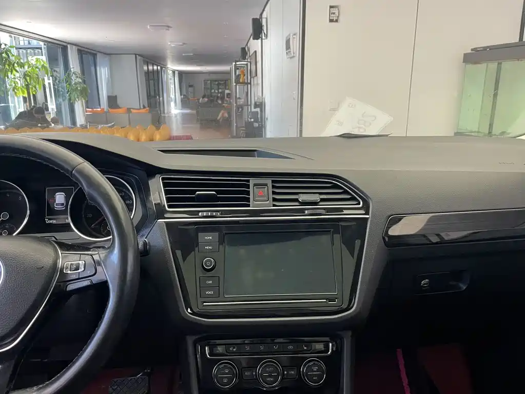 Volkswagen Tiguan L — миниатюра 13
